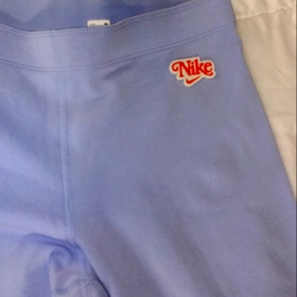 Nike - Picture 2 of 2